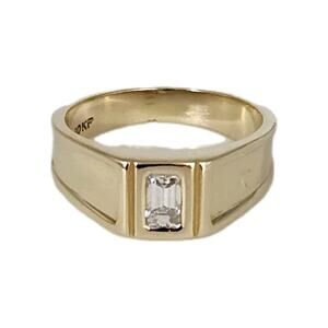 10k Yellow Gold Bold Ring with baguette Diamond Stone Size 8